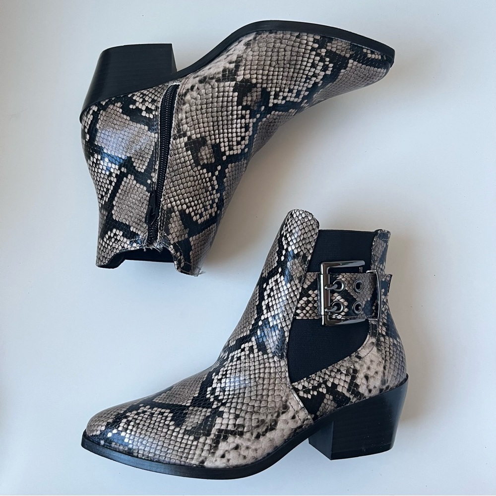 SCOOP Women’s Faux Snakeskin Chelsea Boots with Inner Zip and Moto Buckle Size 7